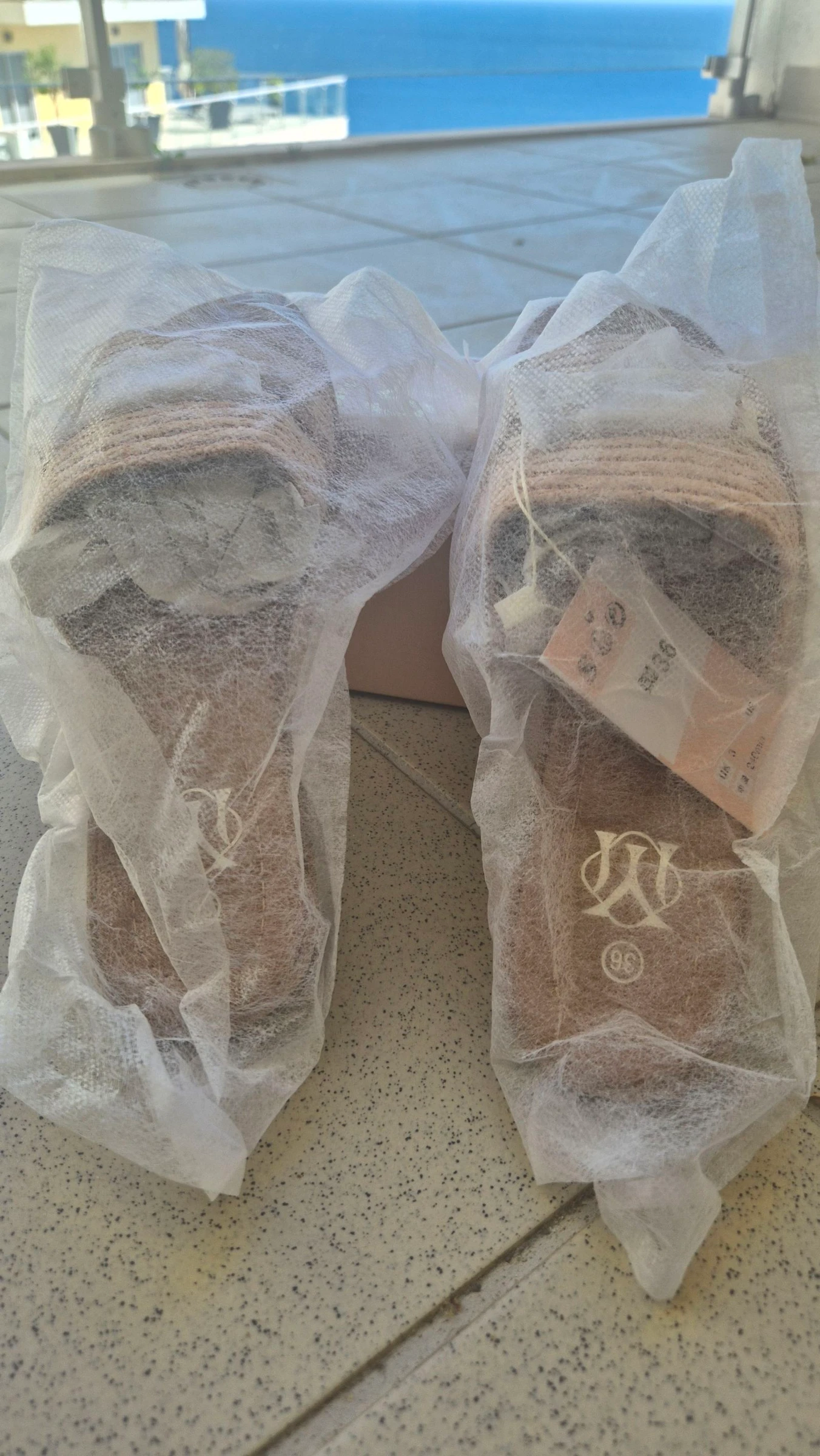 Chinelas Rasas sandalen beige met gouden detail — Maat 36 – photo 6